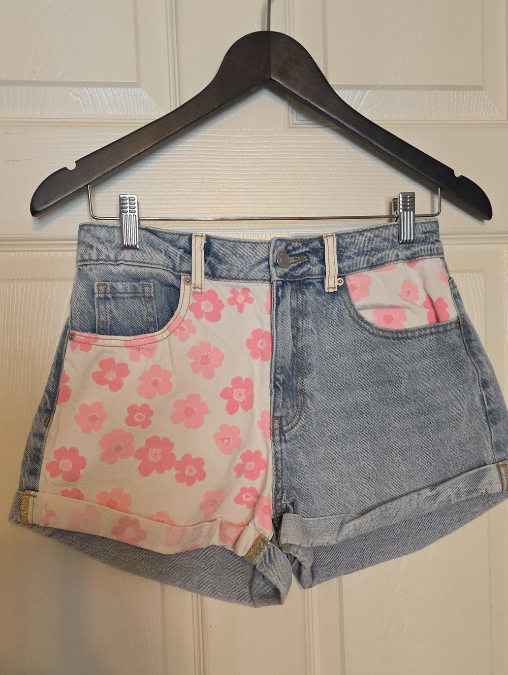 PacSun Two-Tone Floral Patchwork Denim Shorts - Light Blue & Pink
